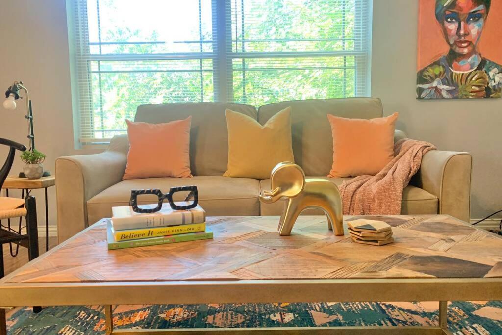 **Min Frm Dwntwn Fort Worth*Modern*Cozy*Townhome** Zewnętrze zdjęcie