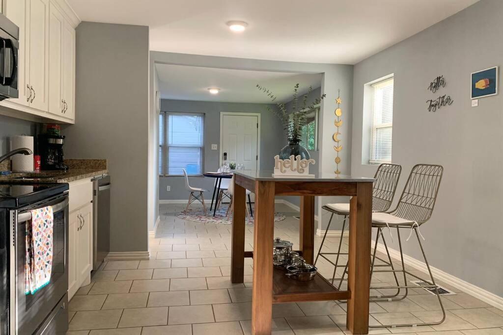 **Min Frm Dwntwn Fort Worth*Modern*Cozy*Townhome** Zewnętrze zdjęcie