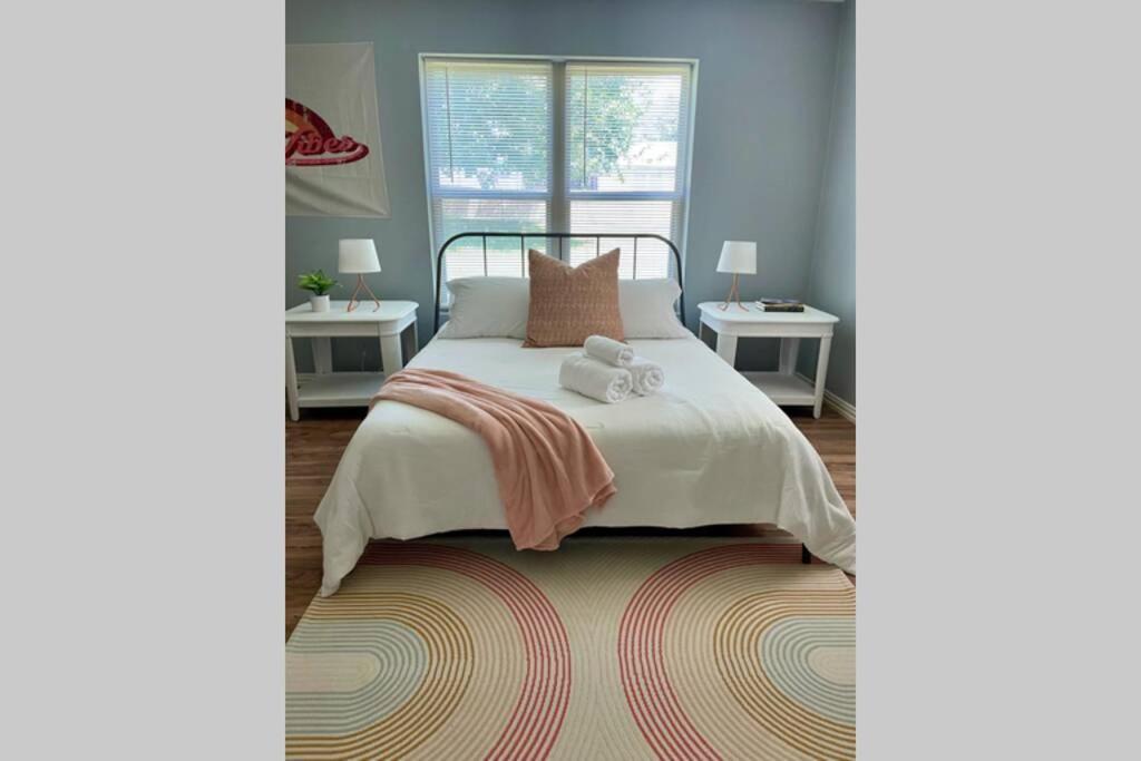 **Min Frm Dwntwn Fort Worth*Modern*Cozy*Townhome** Zewnętrze zdjęcie