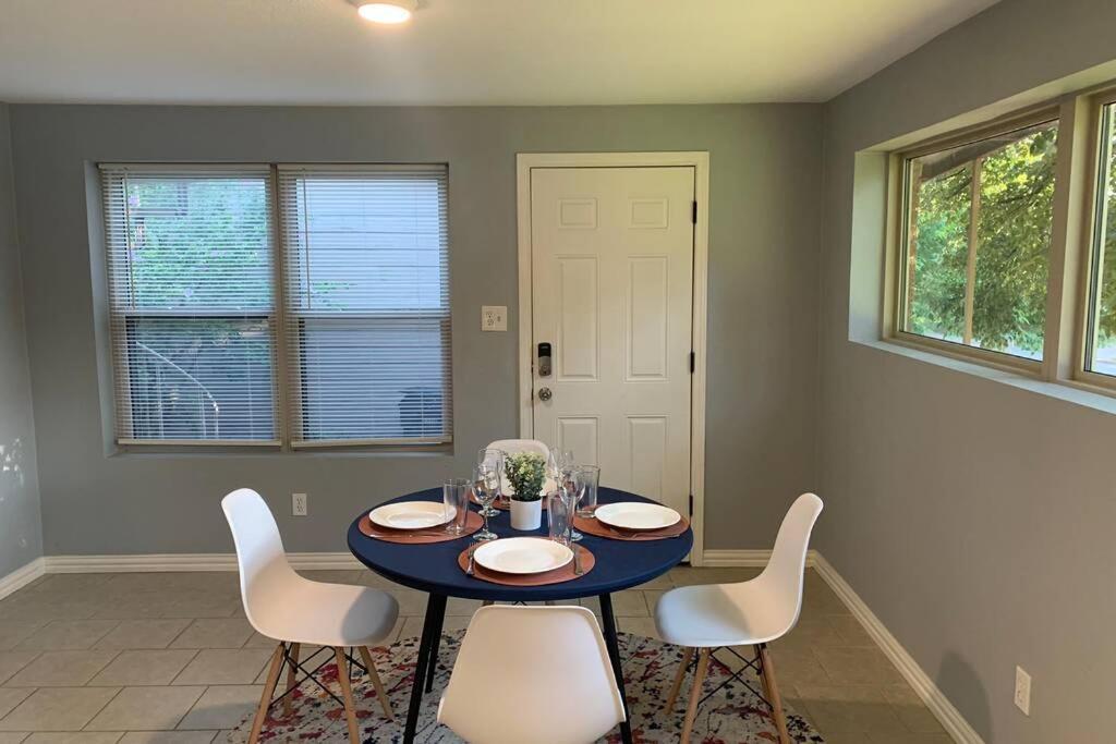 **Min Frm Dwntwn Fort Worth*Modern*Cozy*Townhome** Zewnętrze zdjęcie