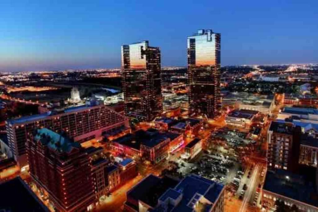 **Min Frm Dwntwn Fort Worth*Modern*Cozy*Townhome** Zewnętrze zdjęcie