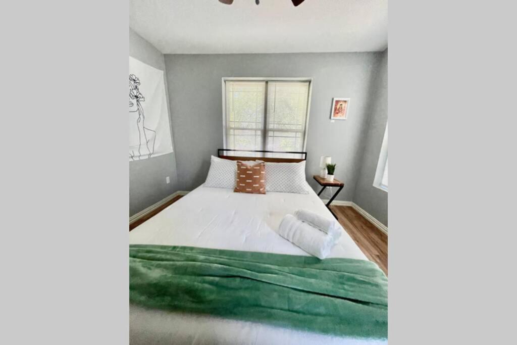 **Min Frm Dwntwn Fort Worth*Modern*Cozy*Townhome** Zewnętrze zdjęcie
