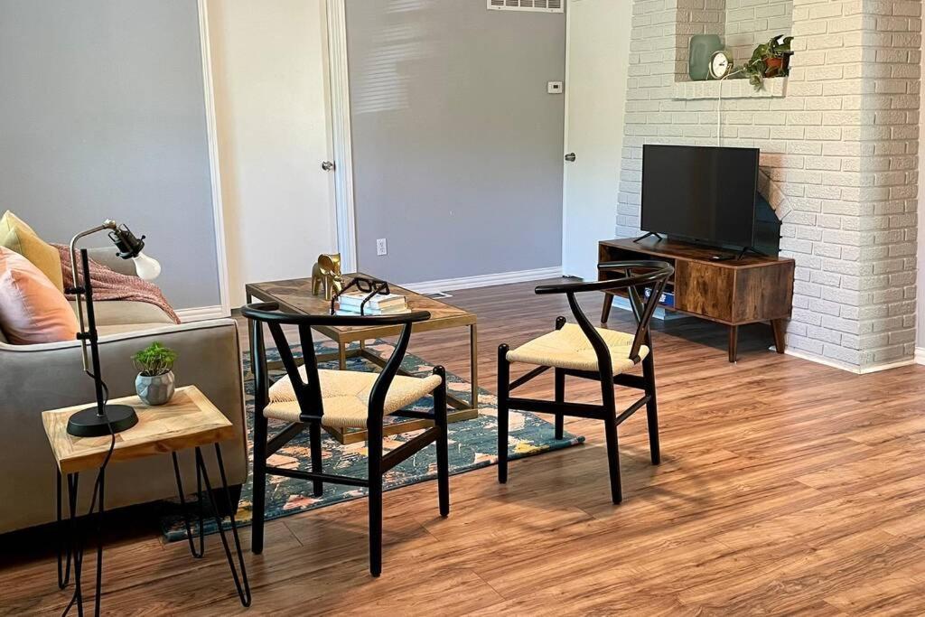 **Min Frm Dwntwn Fort Worth*Modern*Cozy*Townhome** Zewnętrze zdjęcie