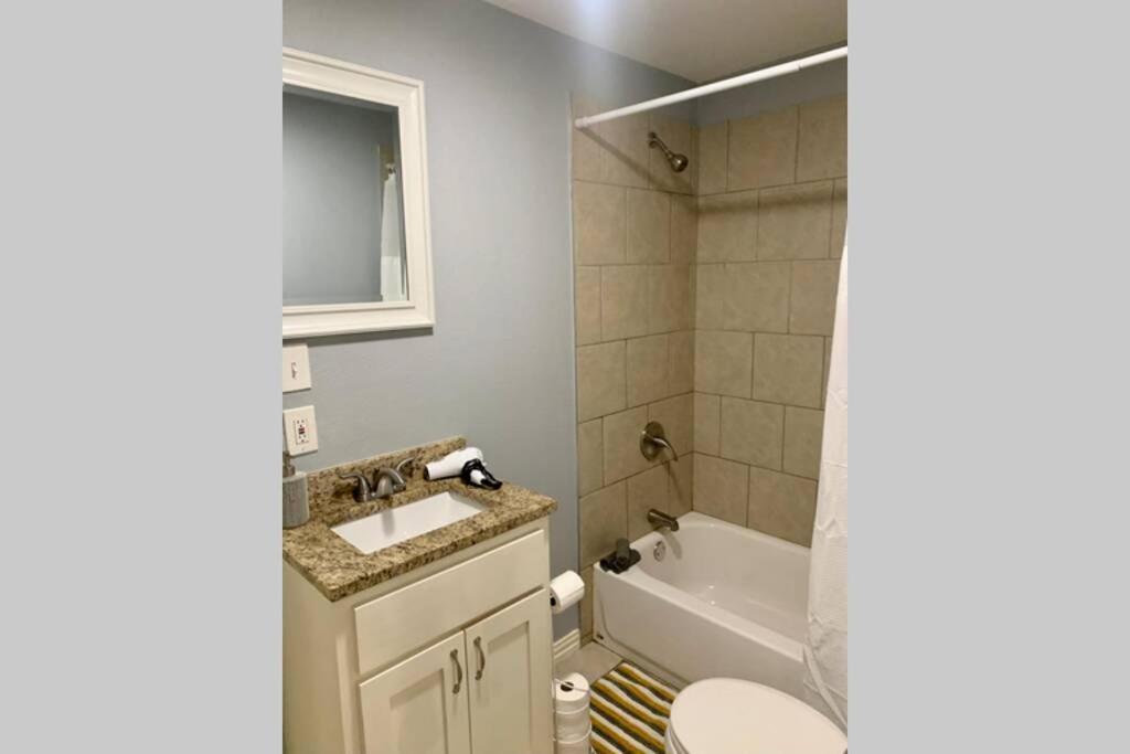 **Min Frm Dwntwn Fort Worth*Modern*Cozy*Townhome** Zewnętrze zdjęcie
