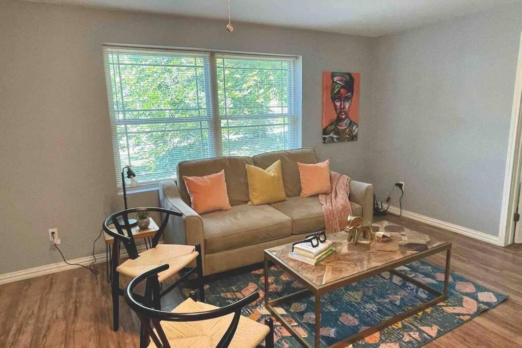 **Min Frm Dwntwn Fort Worth*Modern*Cozy*Townhome** Zewnętrze zdjęcie